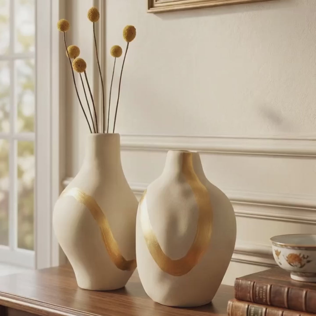 The Aureate Flow Vase Collection